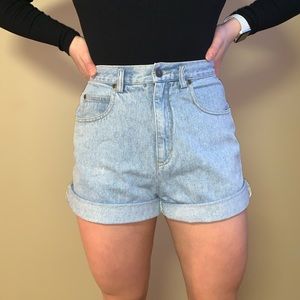 Vintage Liz Wear High Rise Denim Mom Shorts